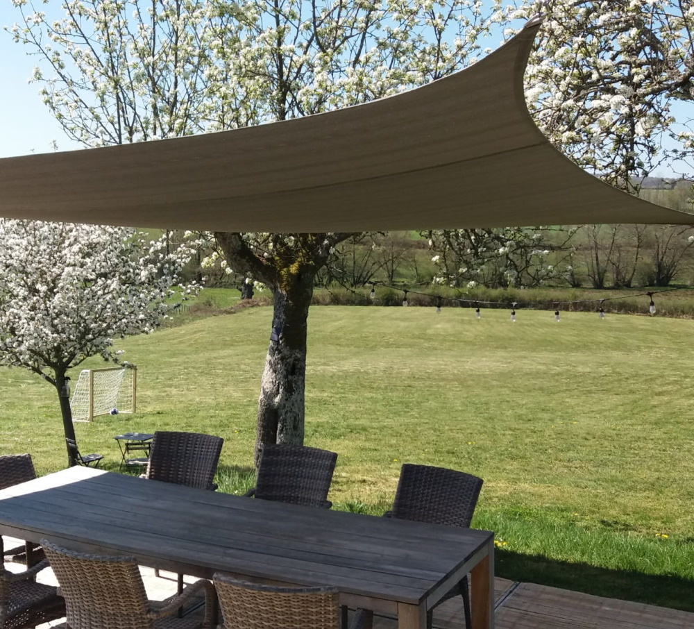 Relaxdays schaduwdoek rechthoekig, waterafstotend, uv-bestendig, met scheerlijnen, terras, balkon, BxD: 3 x 4 m, bruin